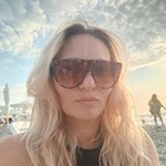 Lena, 44